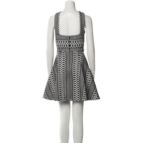 Hunter Bell Fit & Flare Cross Neck Cut Out Geometric Print Dress 2 - Picture 4 of 9